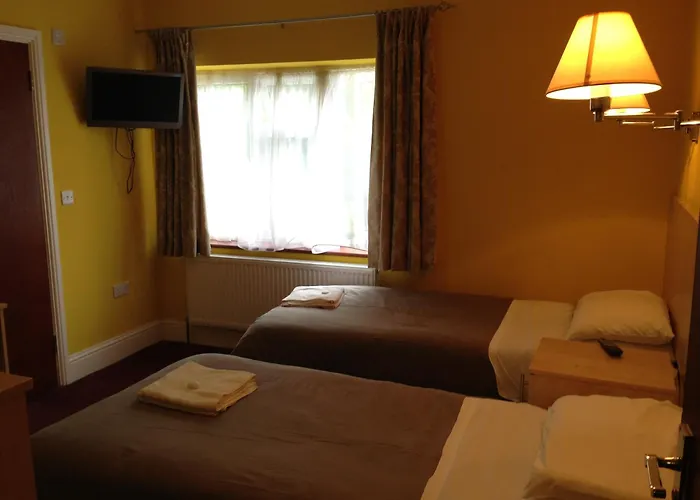 Acton Town Hotel London