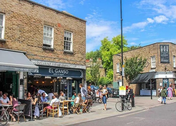Entire 2 Bedroom House In Hackney London