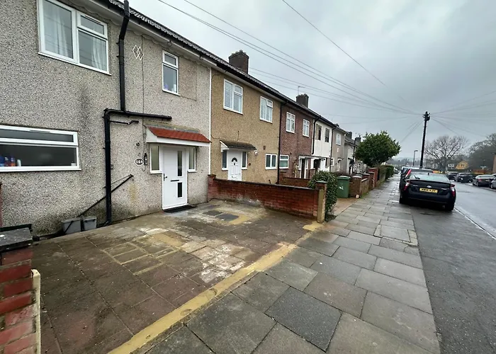 Smart Cosy/Small Double Room In Oakridge Road Bromley London