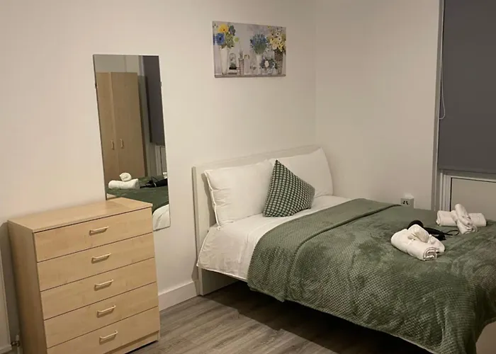 Lovely Triple And Quadruple Rooms In Euston & Square In Central London