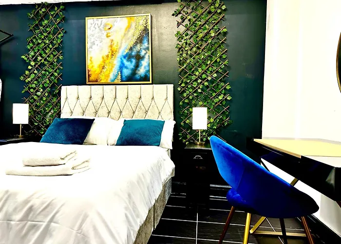 Duke And Duchess Apartments And Rooms - Private In Room Hot Tub Suites London