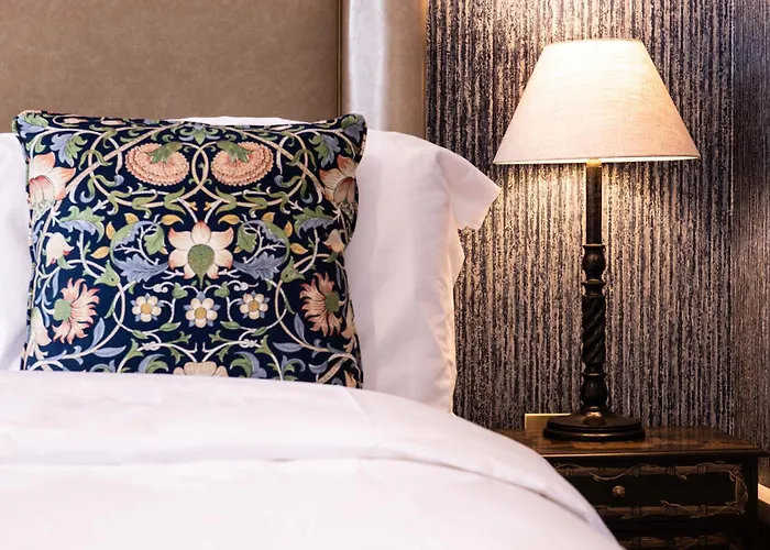 Cheap Hotels in LondonGunmakers