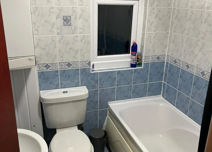 Sw17 7Ls Hotel London