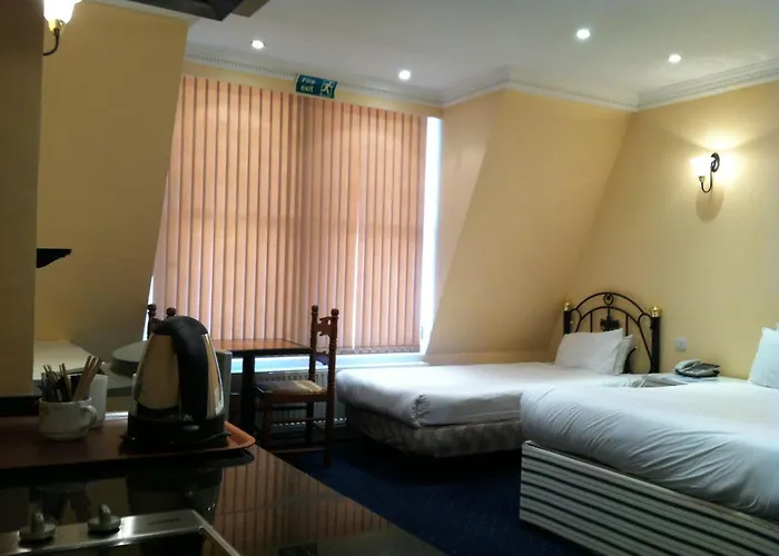 Cheap Hotels in LondonMermaid Suite