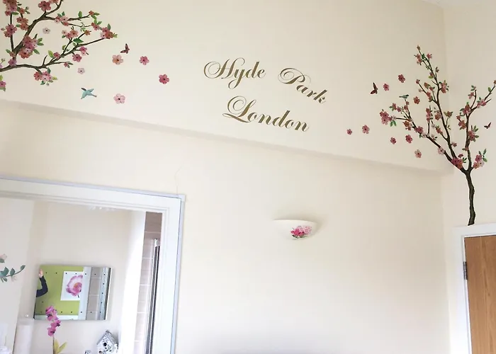 Rowan Park Lodge London