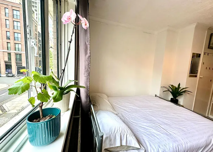 Whitechapel Lindley House R2 Hotel London