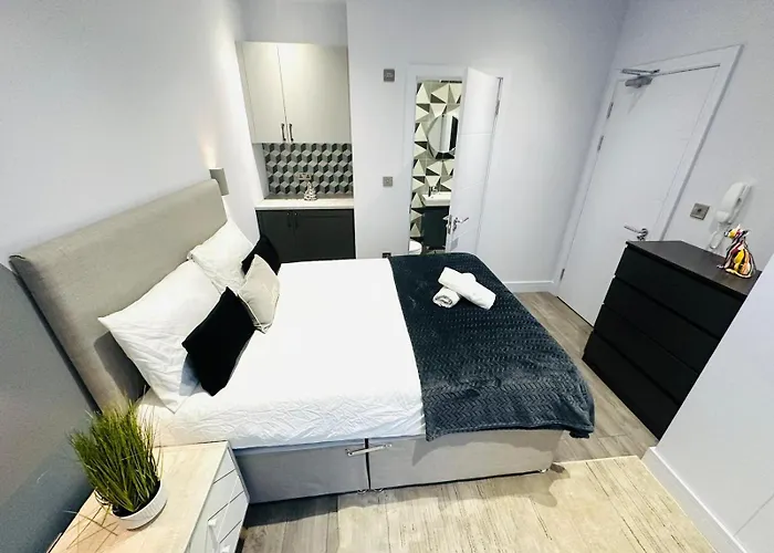 London Sw18 Top Studios Great Location Perfect For Tourist