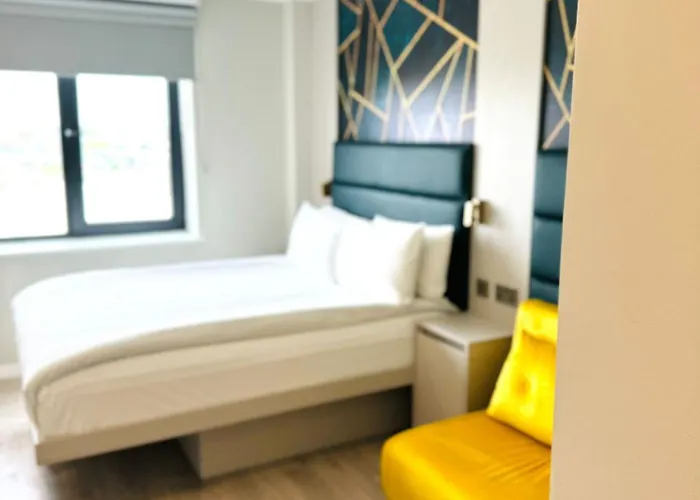 Victoria Studios London