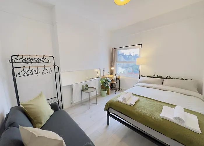 Leyton House - Sleepylodge London