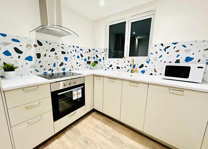 London Holly A Mini Studios Great Location For Tourist!!!