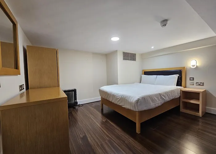 Cheap Hotels in LondonCromwell