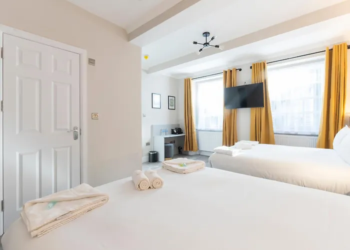 Marina Hotel London