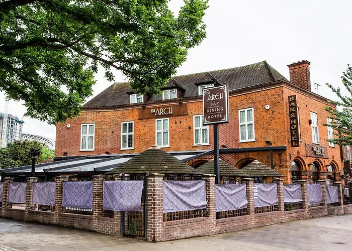 Oyo The Arch, Wembly Stadium