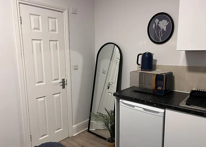 Zozy Whimsical Land Hotel London