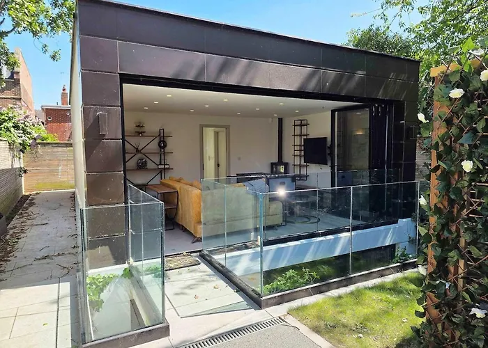 Chic 2 Bedroom Modern Cave House London