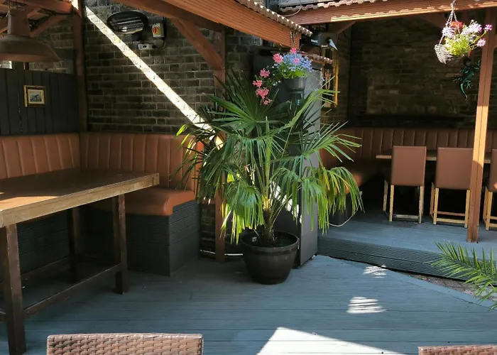 Oyo The Kilburn Arms Bed & Breakfast London