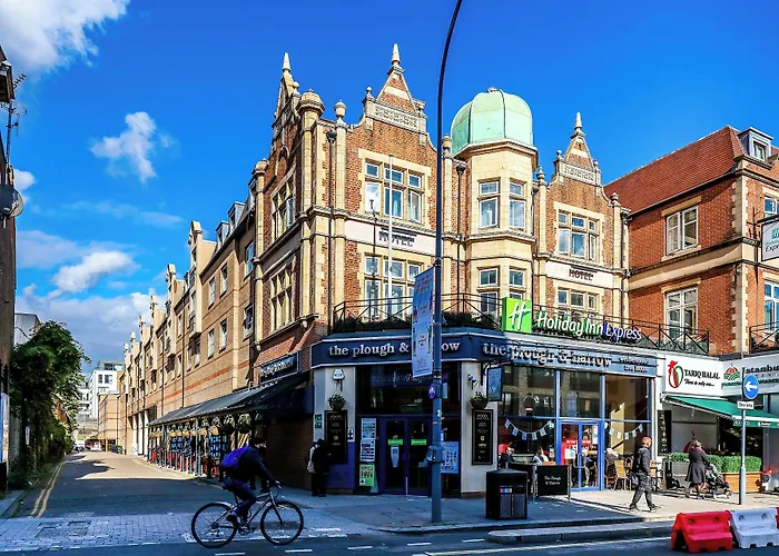 Cheap Hotels in LondonHoliday Inn Express -Hammersmith By Ihg