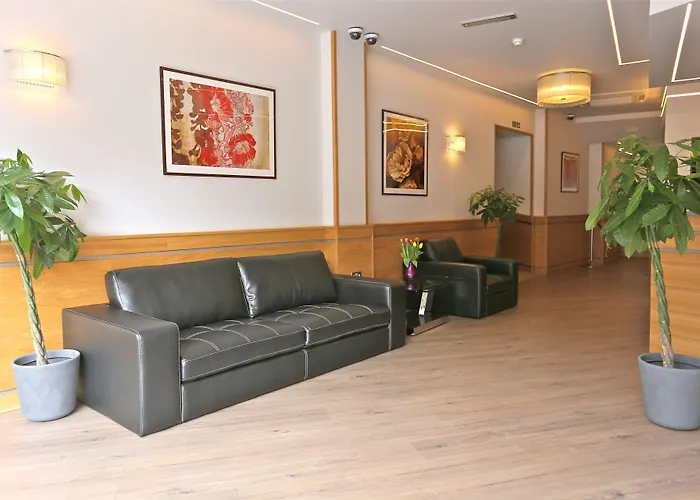 London Kings Hotel