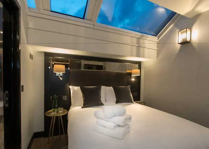 Camden Enterprise Hotel