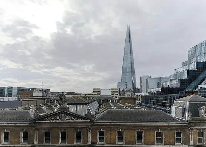 Monument By Excel Apartments London