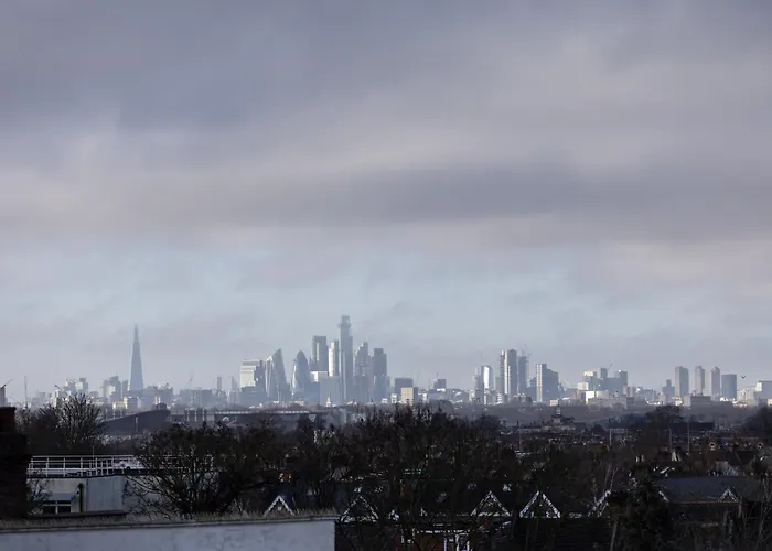 Cheap Hotels in LondonRed Lion