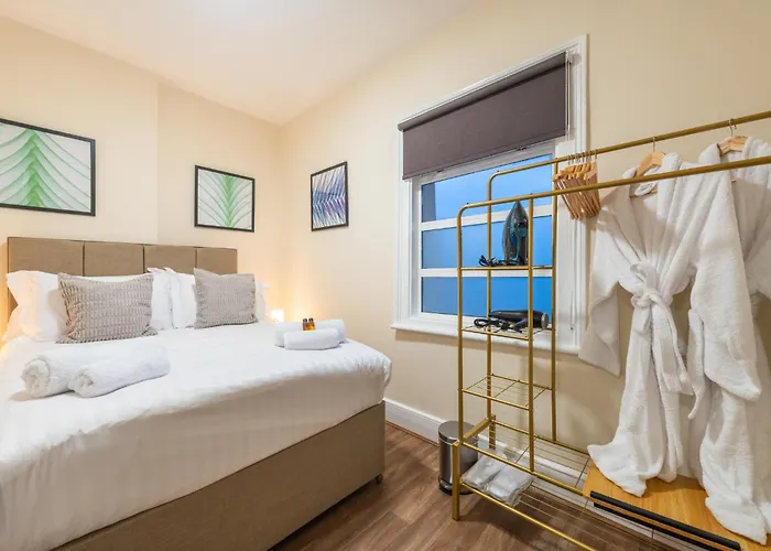 Cambridge Gardens Hotel London