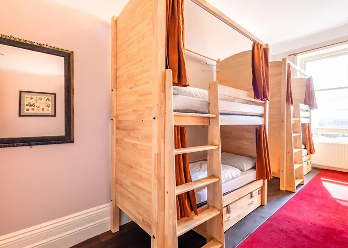 Cheap Hotels in LondonPalmers Lodge Swiss Cottage