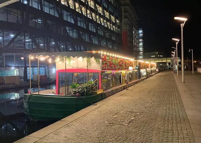 Cheap Hotels in LondonAtlas Studio Rooms