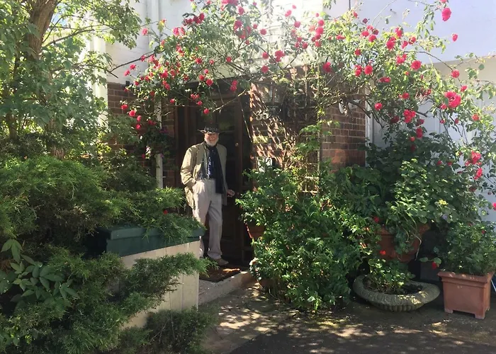 Chiswick Riviera With Free Parking Bed & Breakfast