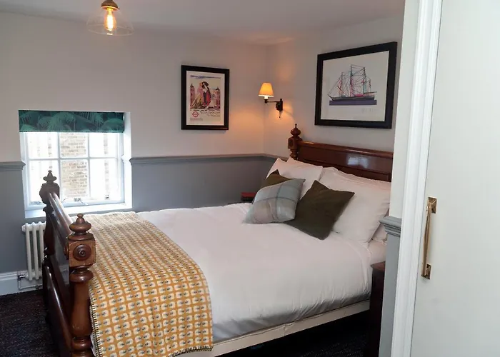 Admiral Hardy Hotel London